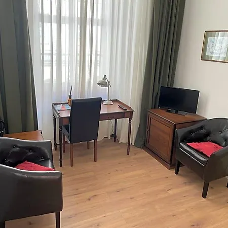 Am Ratshof 3*