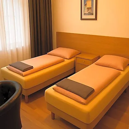 Hotel Am Ratshof 3*