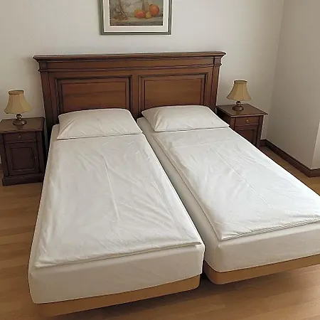 Am Ratshof 3*